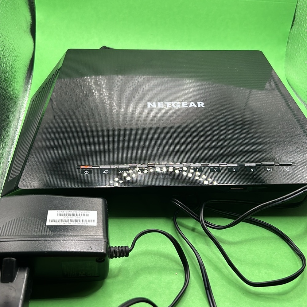 NETGEAR Nighthawk AC2600 Smart WiFi Router (R7450) - Picture 6 of 12
